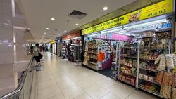 Lucky Plaza (D9), Retail #529597481